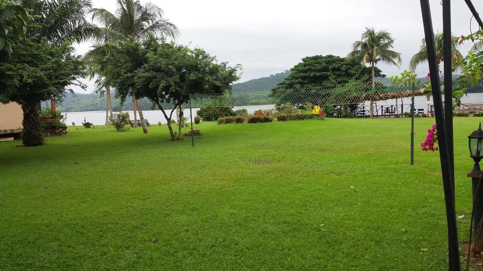 Afrikiko River Front Resort Akosombo Esterno foto