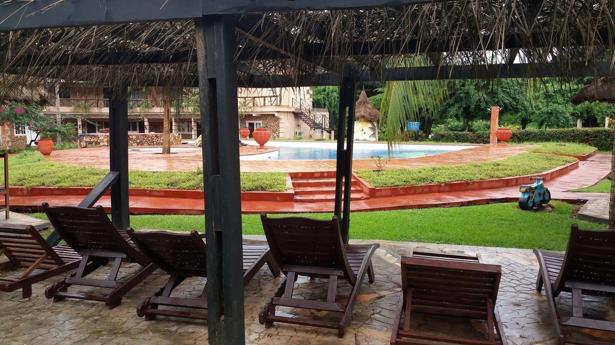 Afrikiko River Front Resort Akosombo Esterno foto
