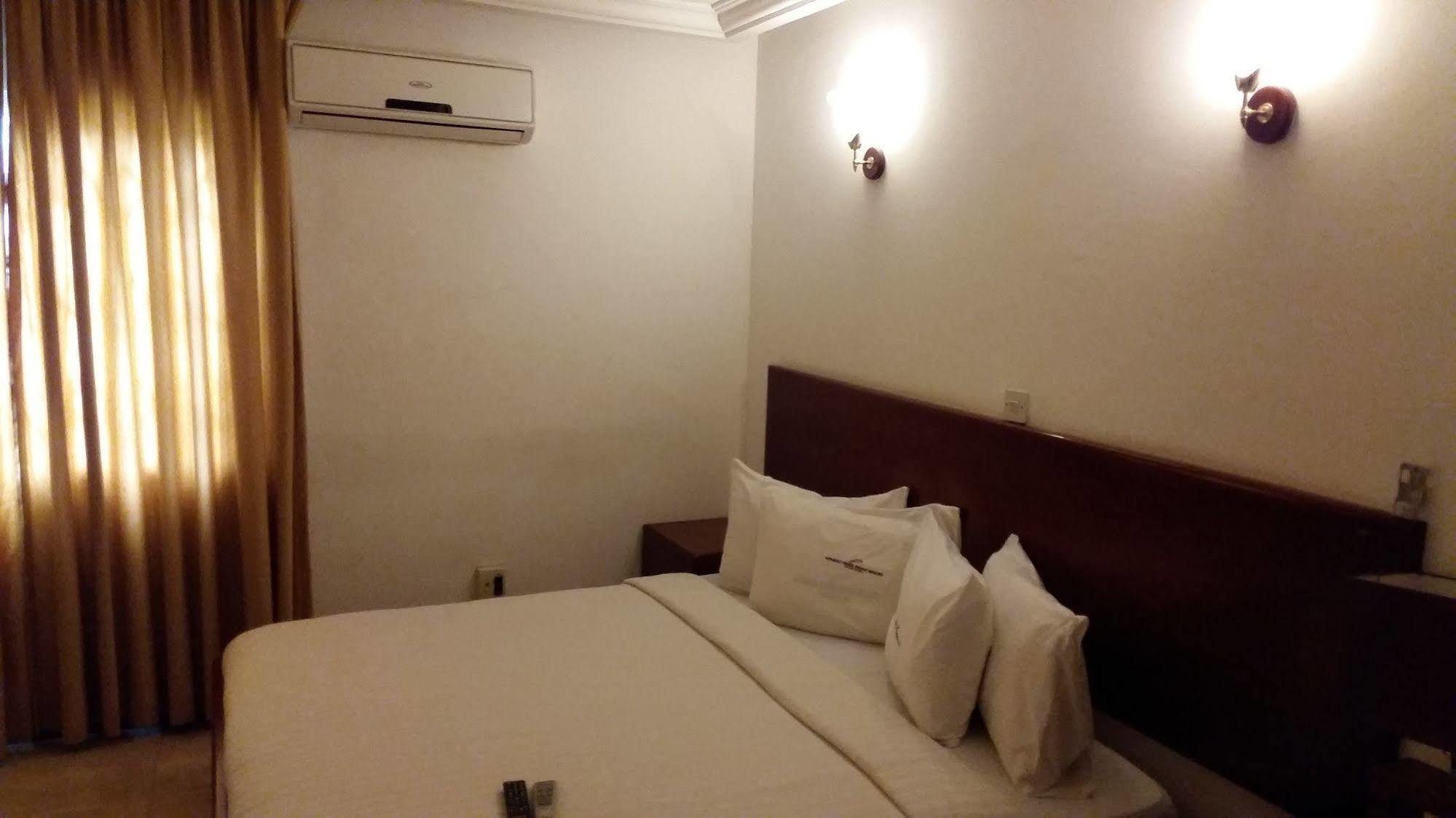 Afrikiko River Front Resort Akosombo Esterno foto