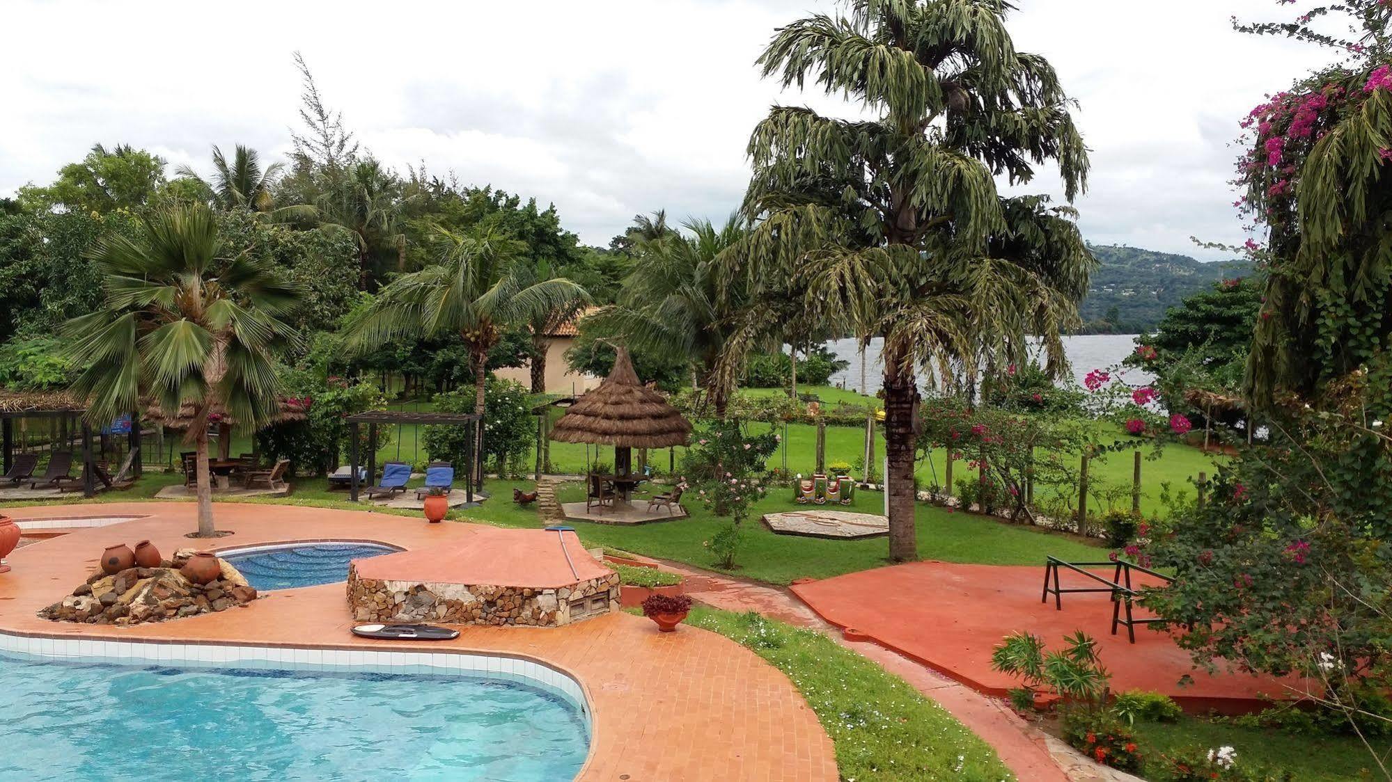 Afrikiko River Front Resort Akosombo Esterno foto